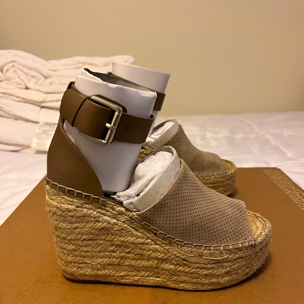 Marc Fisher Wedge Espadrilles Women’s Size 5.5 Taupe